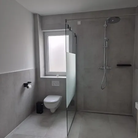 Luxsuite Still Und Komfort 2 Balkon Elektrogrill Tischfussball Tv-75 Zoll * Dinslaken