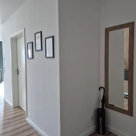 Luxsuite Still Und Komfort 2 Balkon Elektrogrill Tischfussball Tv-75 Zoll