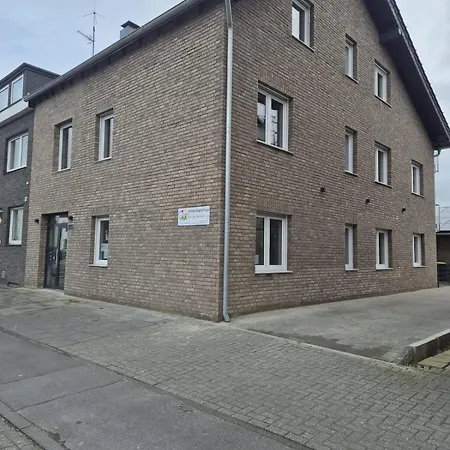 Luxsuite Still Und Komfort 2 Balkon Elektrogrill Tischfussball Tv-75 Zoll Dinslaken