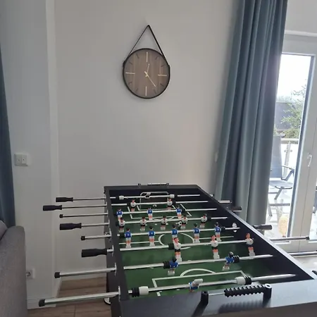 Luxsuite Still Und Komfort 2 Balkon Elektrogrill Tischfussball Tv-75 Zoll Dinslaken