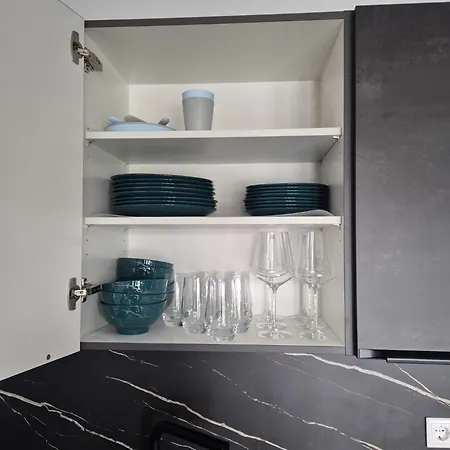 Luxsuite Still Und Komfort 2 Balkon Elektrogrill Tischfussball Tv-75 Zoll