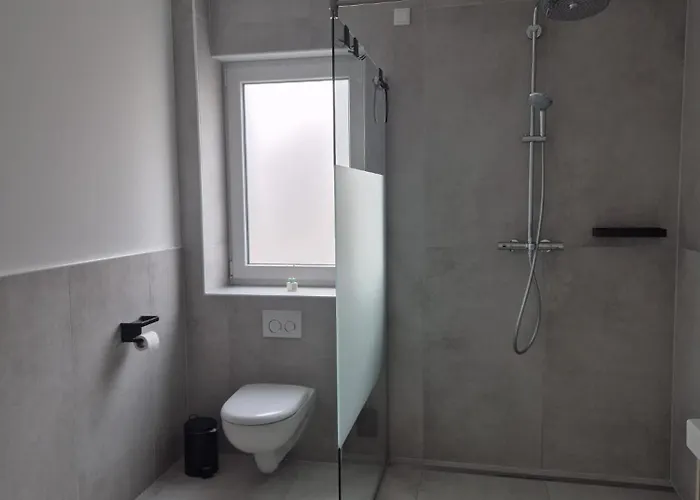 Luxsuite Still Und Komfort 2 Balkon Elektrogrill Tischfussball Tv-75 Zoll * Dinslaken