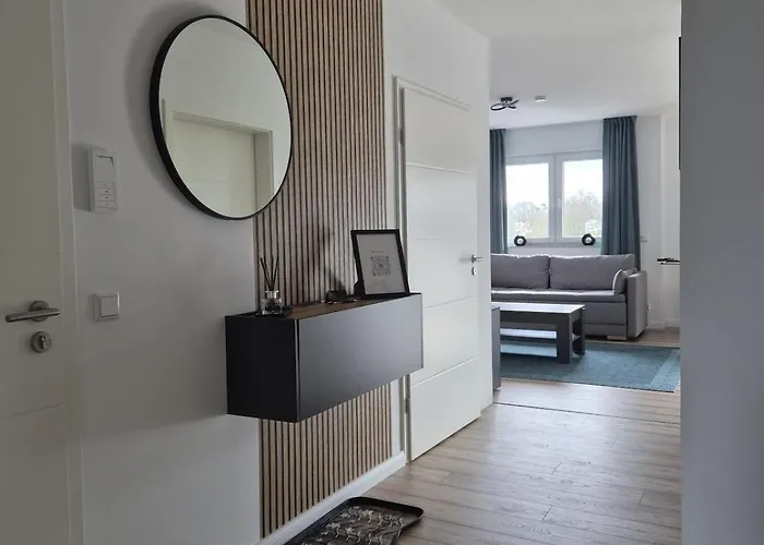 Luxsuite Still Und Komfort 2 Balkon Elektrogrill Tischfussball Tv-75 Zoll Apartman