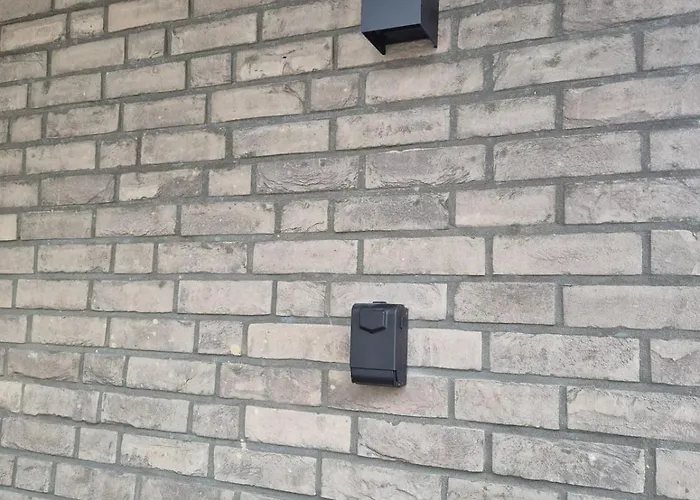 Luxsuite Still Und Komfort 2 Balkon Elektrogrill Tischfussball Tv-75 Zoll Apartman Dinslaken