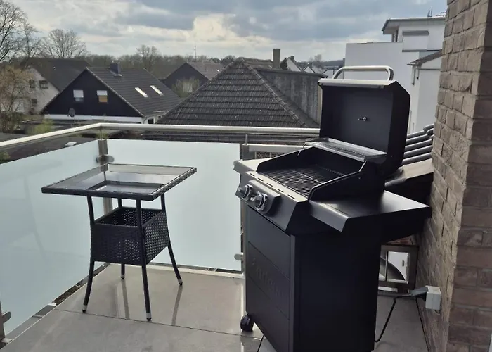 Luxsuite Still Und Komfort 2 Balkon Elektrogrill Tischfussball Tv-75 Zoll Dinslaken