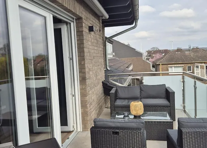 Luxsuite Still Und Komfort 2 Balkon Elektrogrill Tischfussball Tv-75 Zoll *