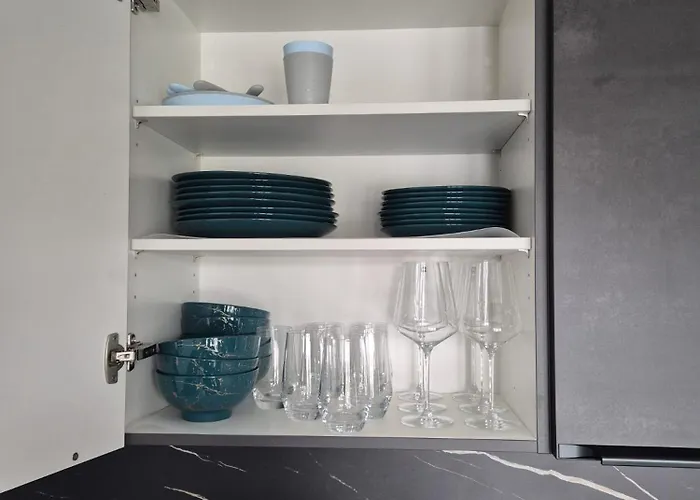 Luxsuite Still Und Komfort 2 Balkon Elektrogrill Tischfussball Tv-75 Zoll