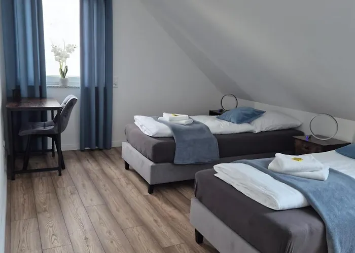 Luxsuite Still Und Komfort 2 Balkon Elektrogrill Tischfussball Tv-75 Zoll Apartman *